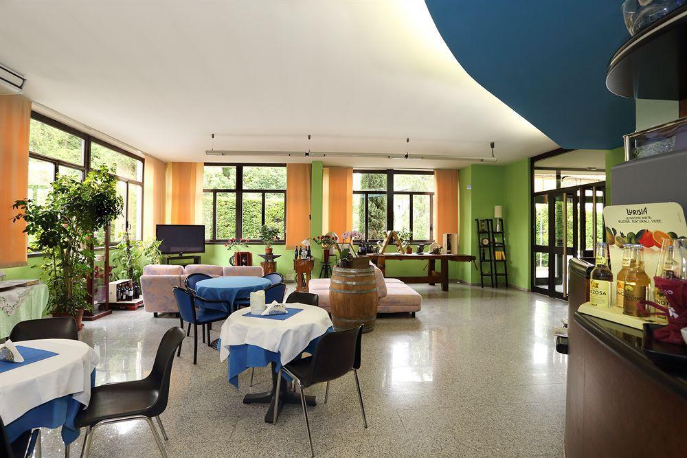 Hôtel Aquamaris à Sala Baganza Extérieur photo