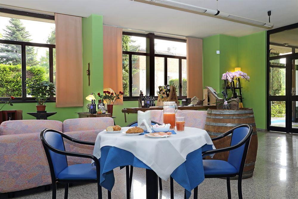 Hôtel Aquamaris à Sala Baganza Extérieur photo