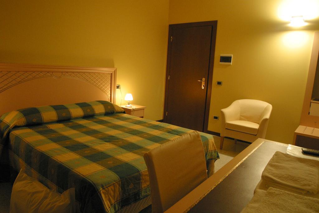Hôtel Aquamaris à Sala Baganza Extérieur photo