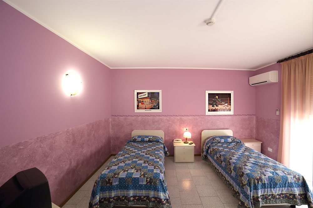Hôtel Aquamaris à Sala Baganza Extérieur photo