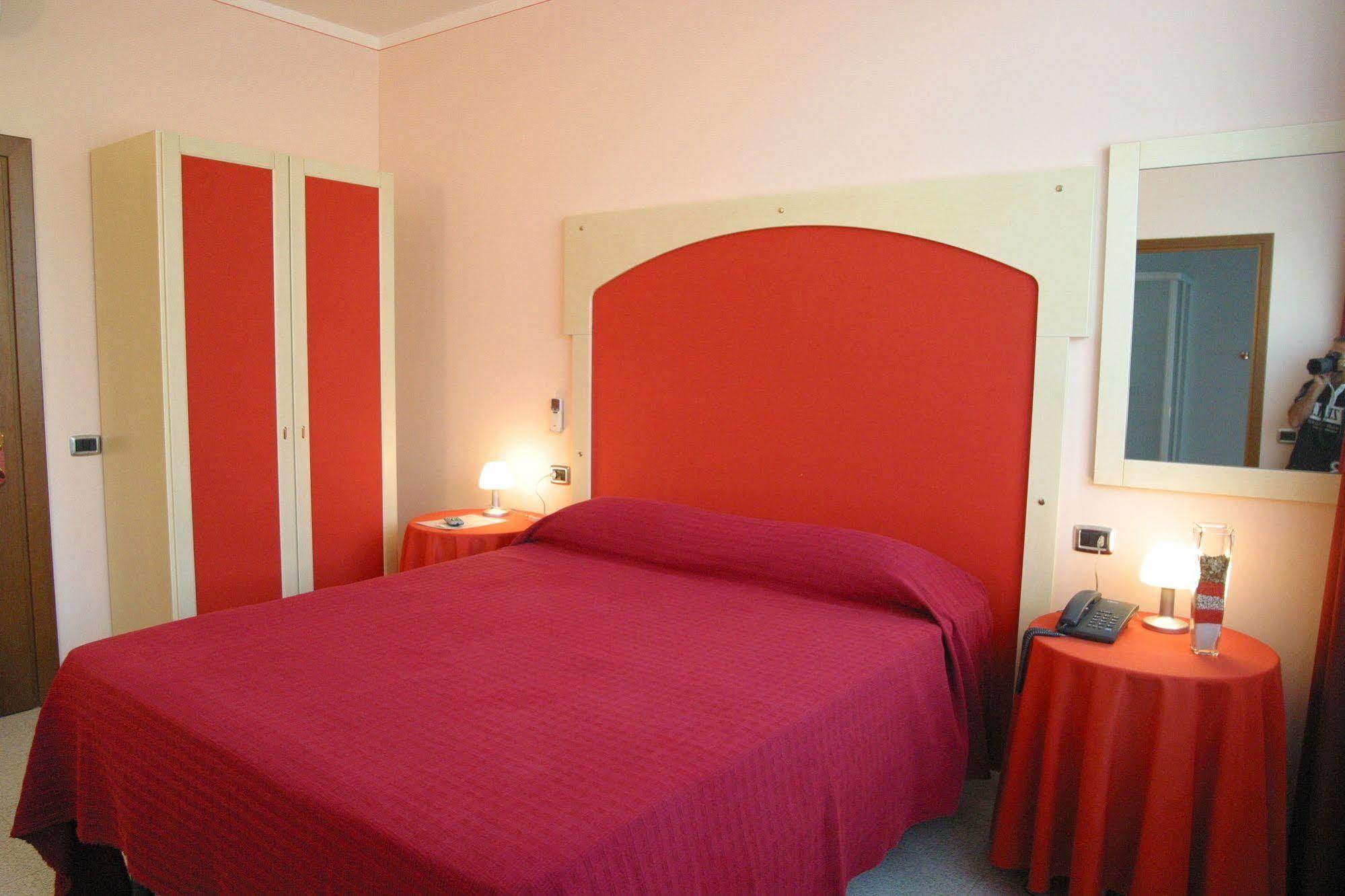 Hôtel Aquamaris à Sala Baganza Extérieur photo